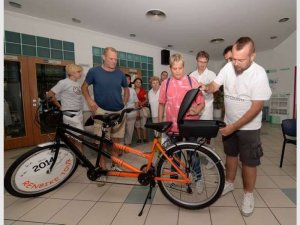 Pingi megmutatja a csomagtartót