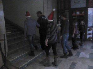 Gáborba karolva indulunk felfelé